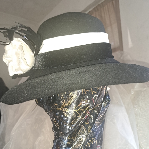 Special occasion wool hat - Picture 2 of 4